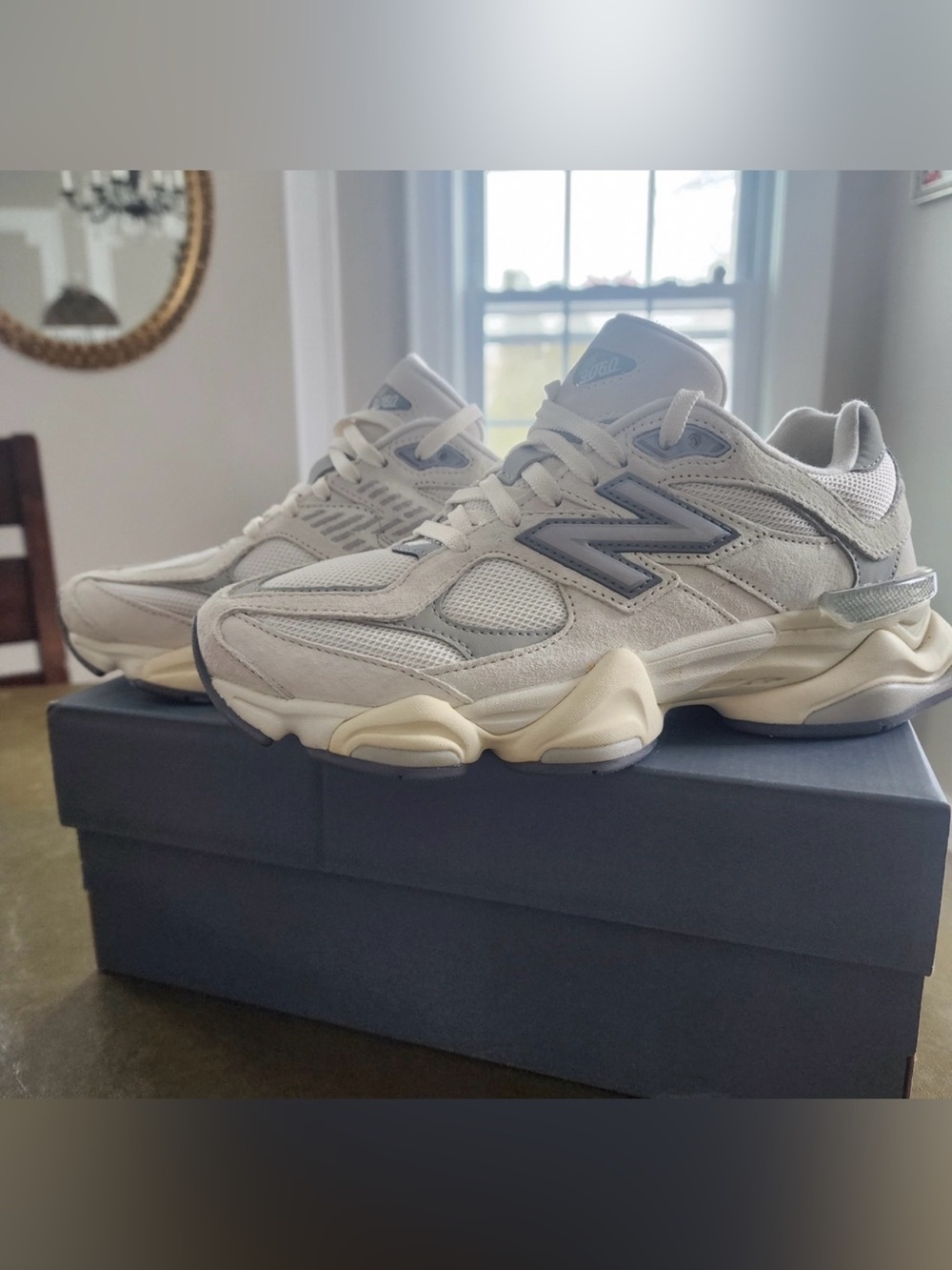 Stylish New Balance 9060 Light Gray Cream Sneakers - VGUC!